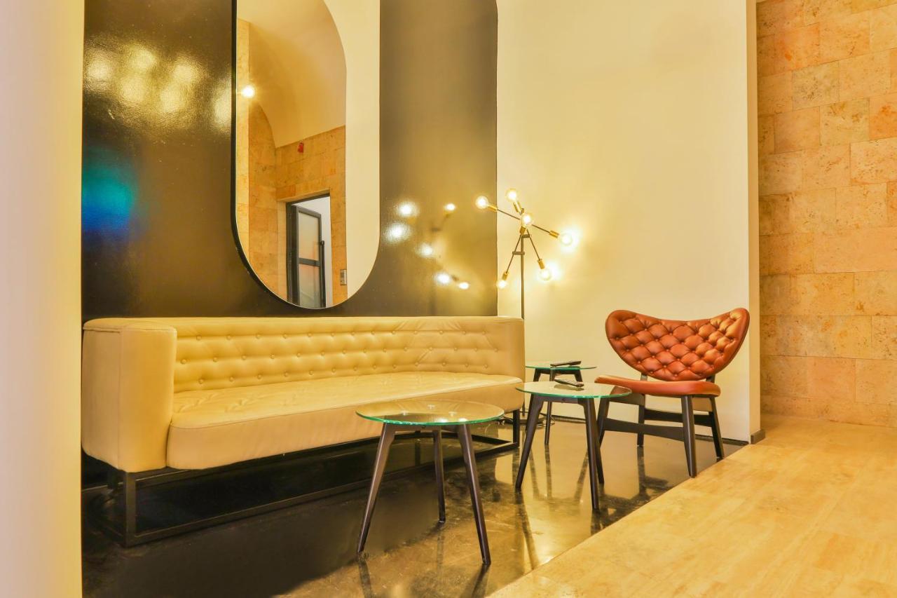 Benelux Hotel Peje Ngoại thất bức ảnh
