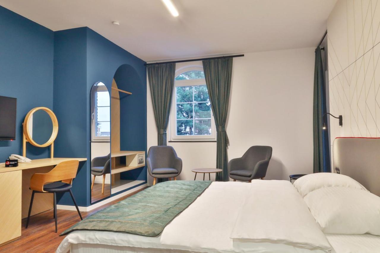 Benelux Hotel Peje Ngoại thất bức ảnh