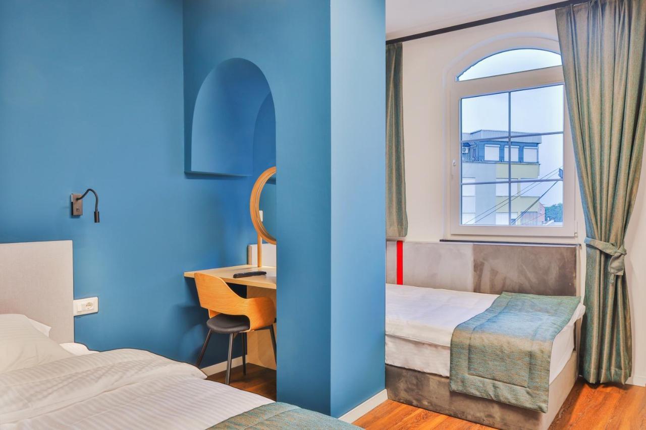 Benelux Hotel Peje Ngoại thất bức ảnh