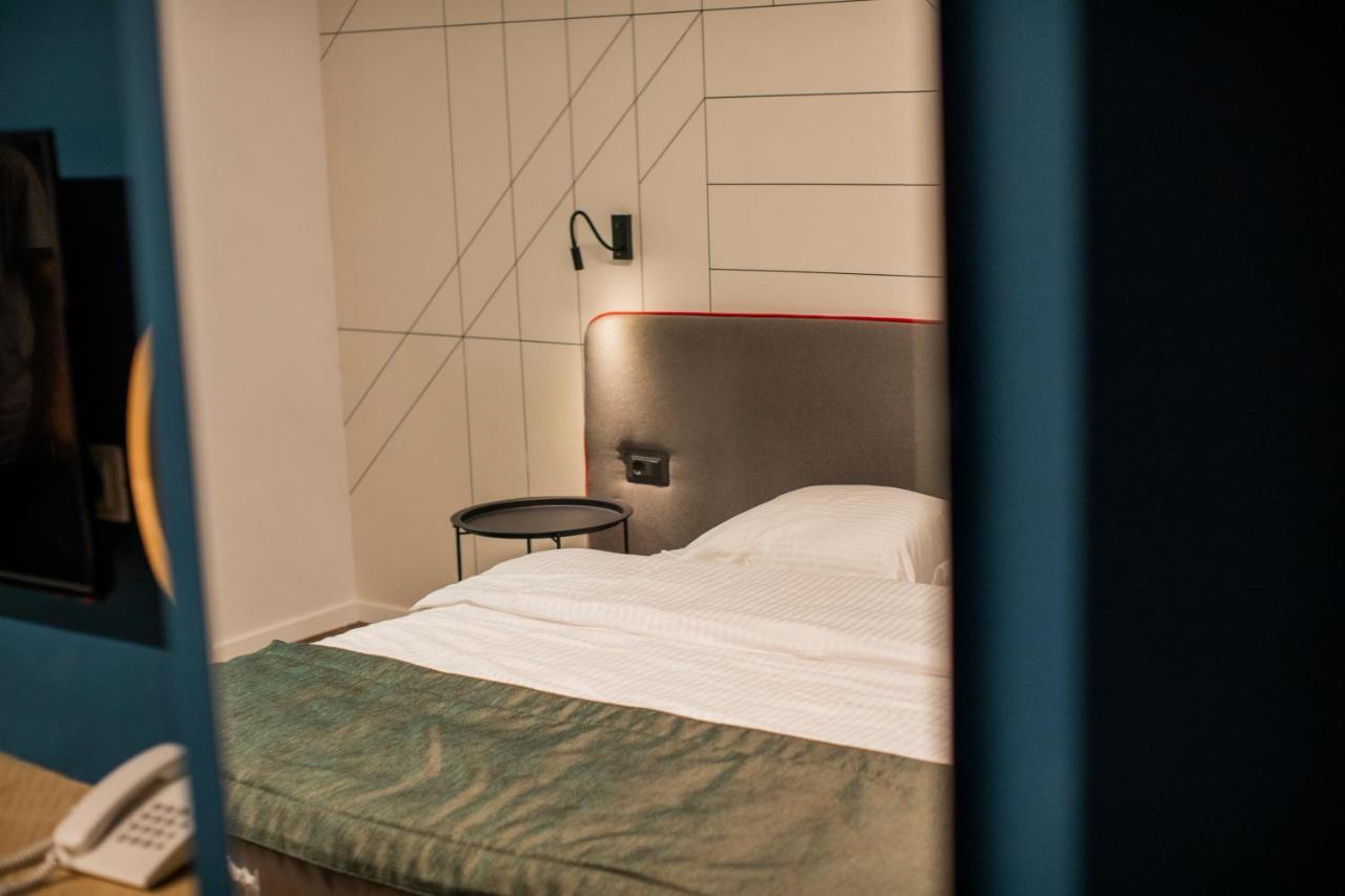Benelux Hotel Peje Ngoại thất bức ảnh