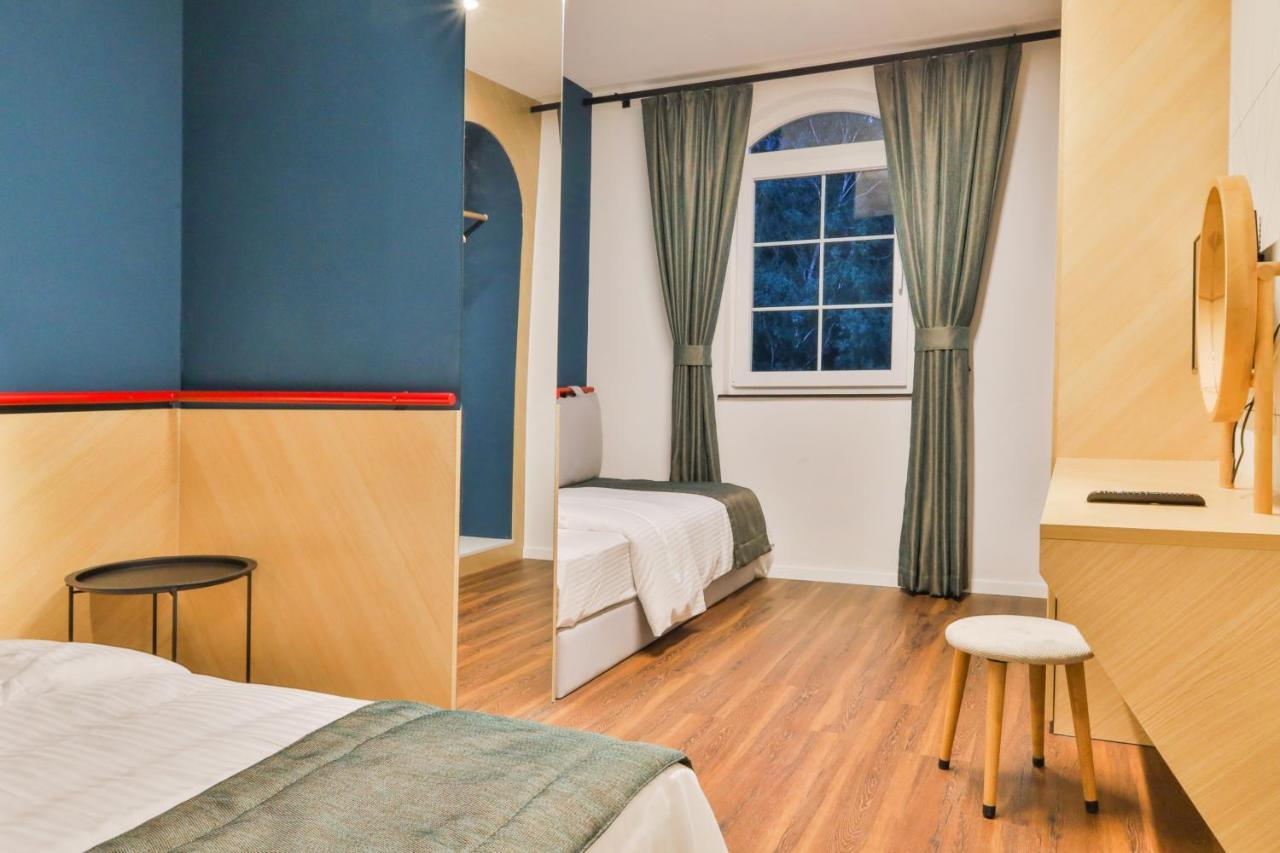 Benelux Hotel Peje Ngoại thất bức ảnh