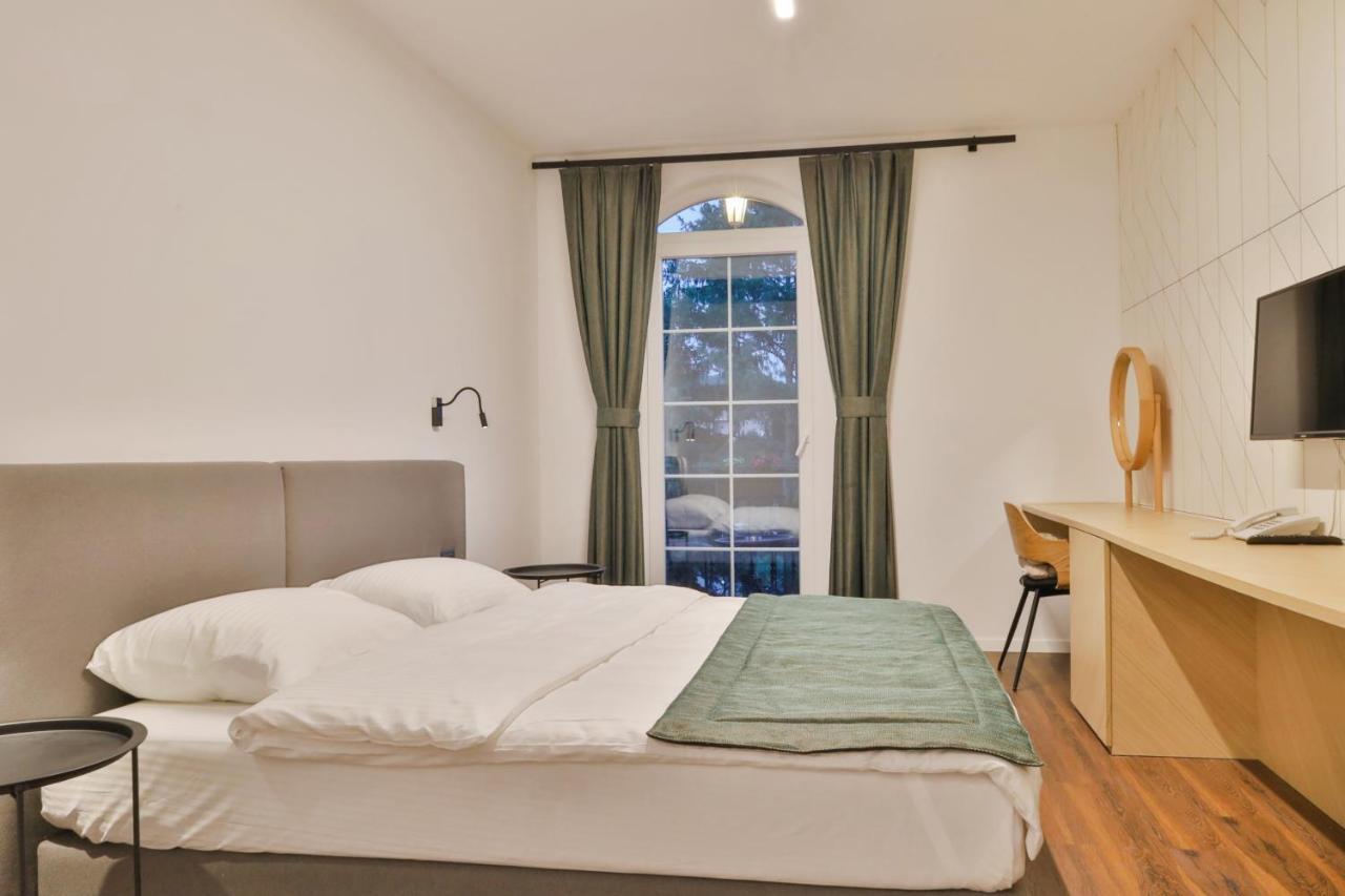 Benelux Hotel Peje Ngoại thất bức ảnh